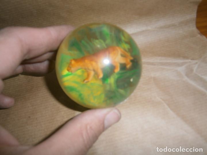 Sammeln: PELOTA CON UN ANIMALITO DENTRO ..A&Ntilde;OS-90