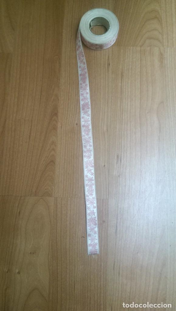 Sammeln: CINTA BLANCA CON FLORES ROJAS ANCHO 1,5 CMS (1 METRO)