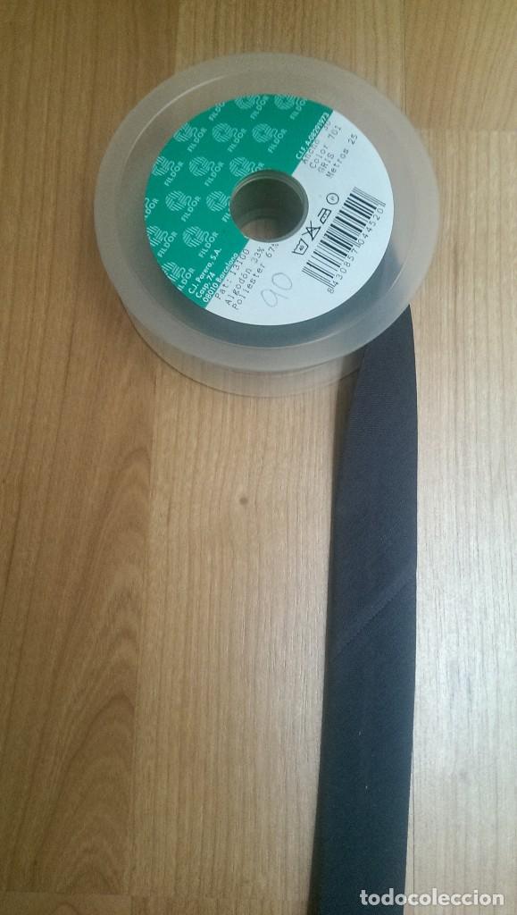 Coleccionismo: CINTA BIES PERFILADO BATISTA 30 MM. COLOR GRIS OSCURO (1 METRO)