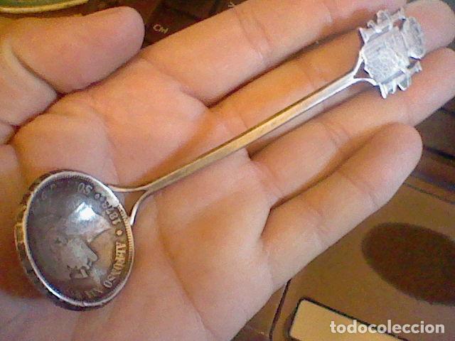 Coleccionismo: CUCHARILLA SALSERA AZUCARERA HECHA CON MONEDAS PLATA 5 PTAS SXIX