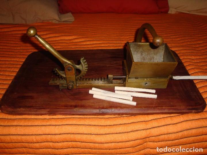 Coleccionismo: MAQUINA DE EMBOQUILLAR - Foto 1