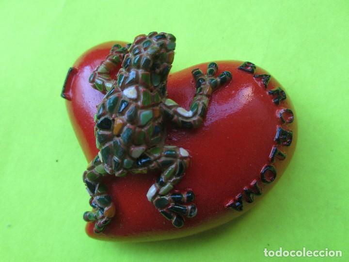 Coleccionismo: Iman de Barcelona con motivo de Antonio Gaudi