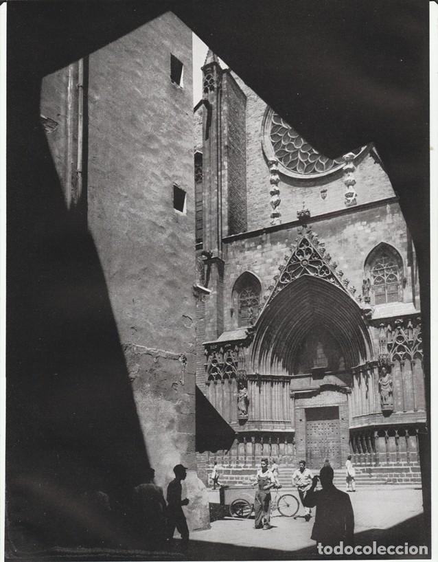 Collectionnisme: BARCELONA ANTIGUA - LAMINA / HOJA RECORTADA - PUERTA DE SANTA MARIA DEL MAR DESDE LA CALLE CAPUTXAS
