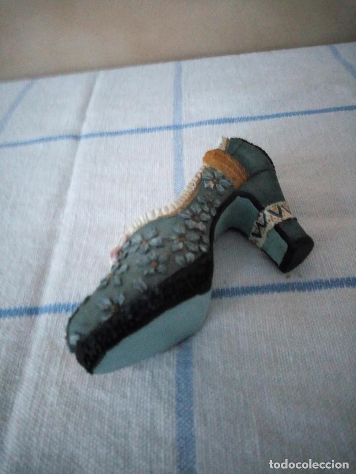 Coleccionismo: zapato de coleccion echo de resina - Foto 4
