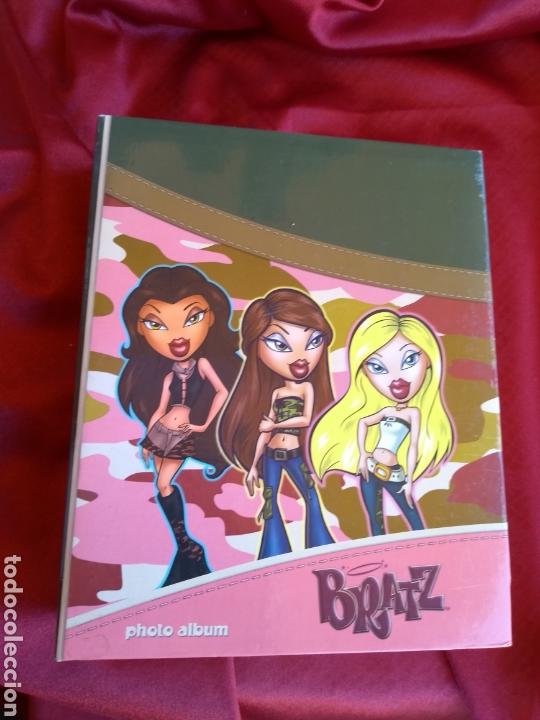 Coleccionismo: **&Aacute;LBUM DE FOTOS, --- BRATZ--- CON FOTOS DE ACTORES( VER FOTOS) 22/18/5 CM MUCHAS PAG. VACIAS**