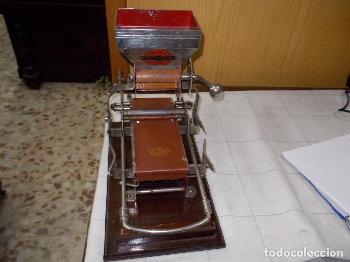 Coleccionismo: maquina cigarros victoria - Foto 7
