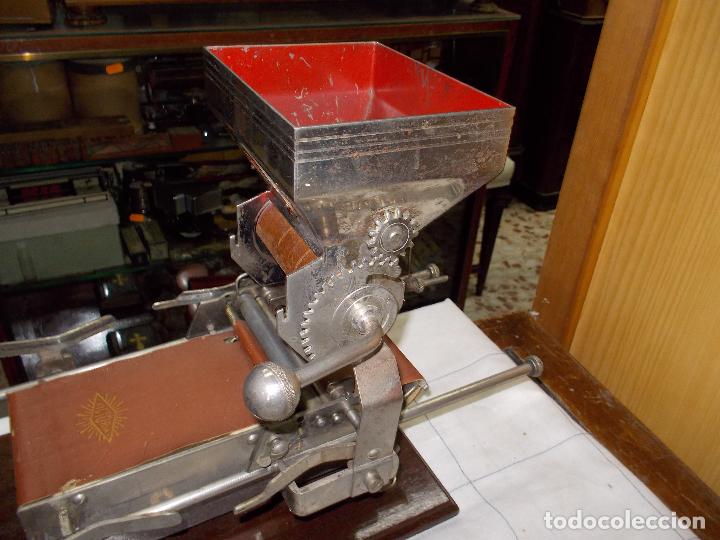 Coleccionismo: maquina cigarros victoria - Foto 13