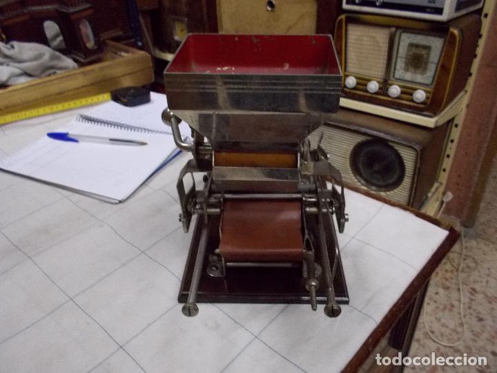 Coleccionismo: maquina cigarros victoria - Foto 14