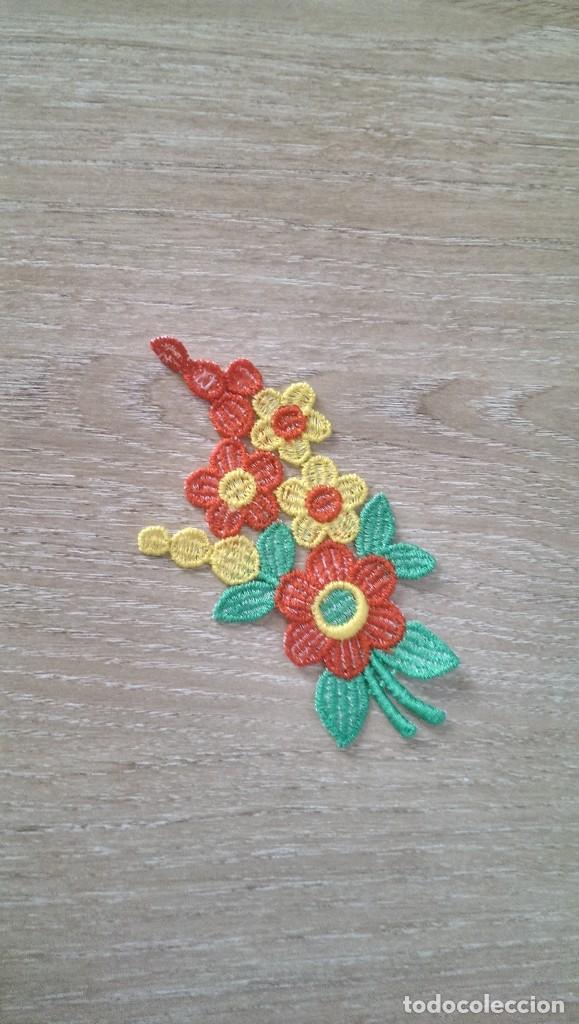 Collecting: ANTIGUA APLICACI&Oacute;N FLORES DE TELA