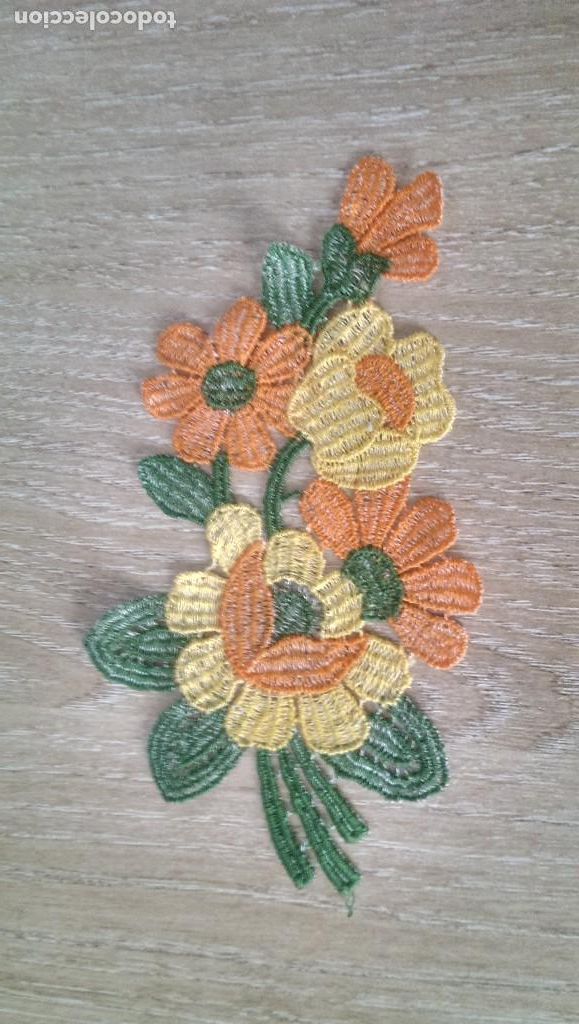 Collectionnisme: ANTIGUA APLICACI&Oacute;N FLORES DE TELA BORDADAS
