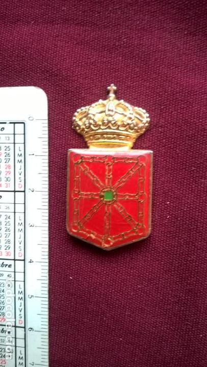 Coleccionismo: Escudo met&aacute;lico de Navarra. Instituto Navarro de Deporte y Juventud