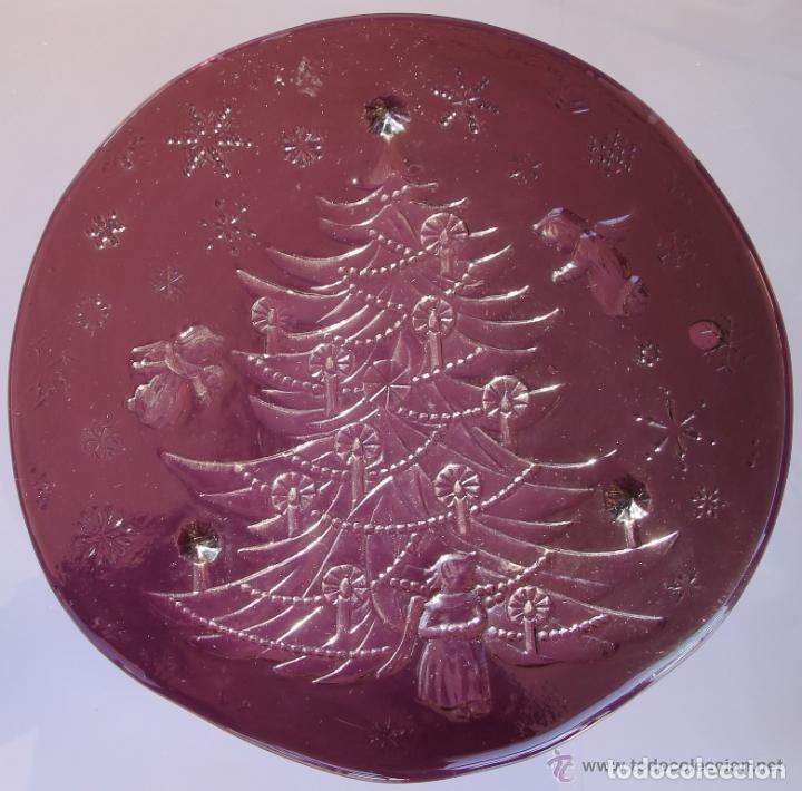 Coleccionismo: ARBOL DE NAVIDAD CON VELAS Y ANGELITOS EN CRISTAL SOPLADO HECHO A MANO TRANSPARENTE 2300 GR - 33 CM