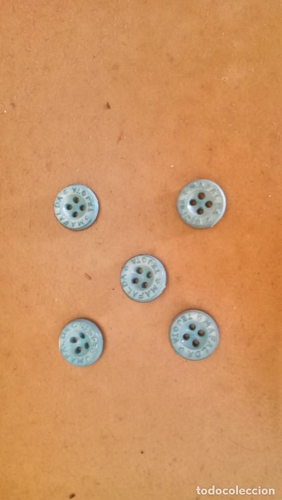 Collecting: LOTE DE 5 BOTONES ANTIGUOS
