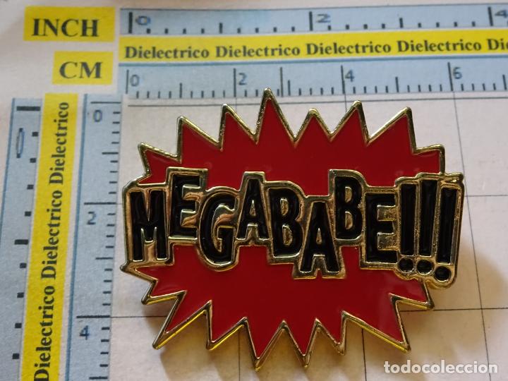 Coleccionismo: GRAN  INSIGNIA BROCHE. MEGABABE. MODA COMPLEMENTO MARCAS DE ROPA - Foto 1