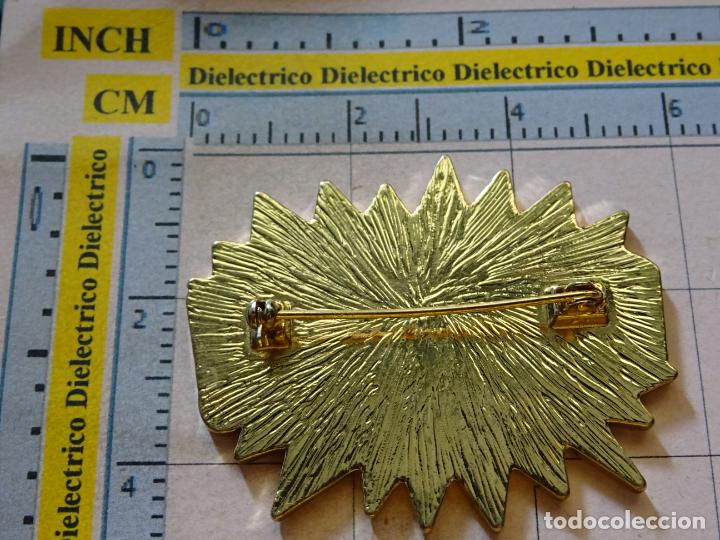 Coleccionismo: GRAN  INSIGNIA BROCHE. MEGABABE. MODA COMPLEMENTO MARCAS DE ROPA - Foto 2