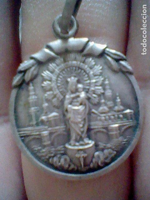 Coleccionismo: NTRA SRA PILAR O SIMILAR VIRGEN FONDO CATEDRAL  MEDALLA ANTIGUA PEQUE&Ntilde;A