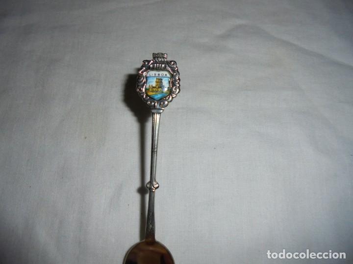 Coleccionismo: CUCHARILLA DE COLECCION CON ESMALTE LISBOA - Foto 2