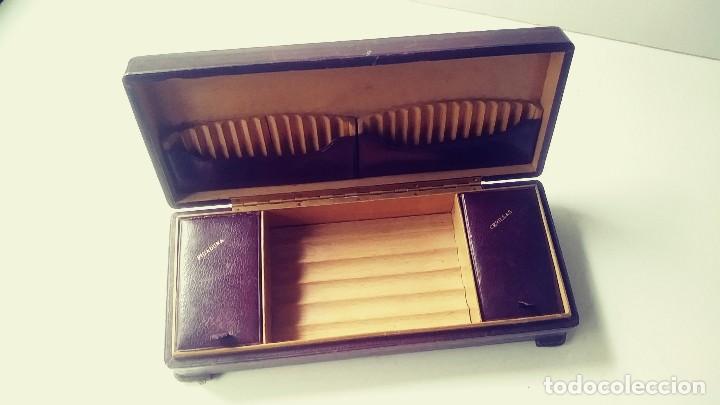 Coleccionismo: CAJA CIGARRERA DE MADERA FORRADA - Foto 5