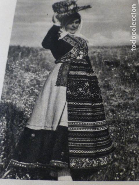 Collecting paper: SALAMANCA MUJER CON TRAJE TIPICO ANTIGUO HUECOGRABADO A&Ntilde;OS 40
