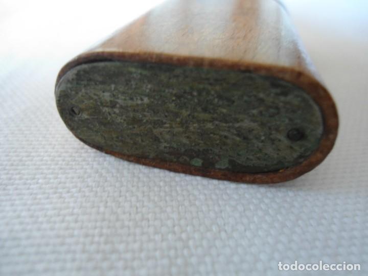 Coleccionismo: ANTIGUO CERILLERO DE MADERA - Foto 2