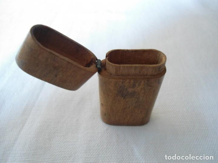 Coleccionismo: ANTIGUO CERILLERO DE MADERA - Foto 6