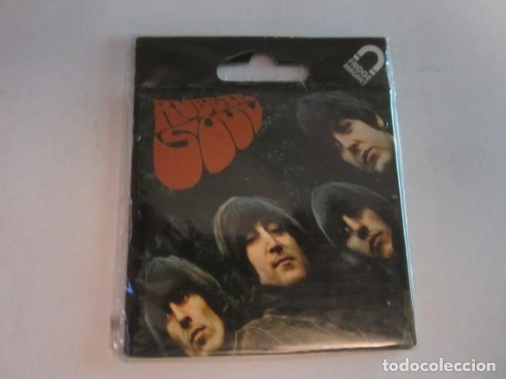 Coleccionismo: IMAN THE BEATLES PRODUCTO OFICIAL NUEVO 8 CM X 8 CM