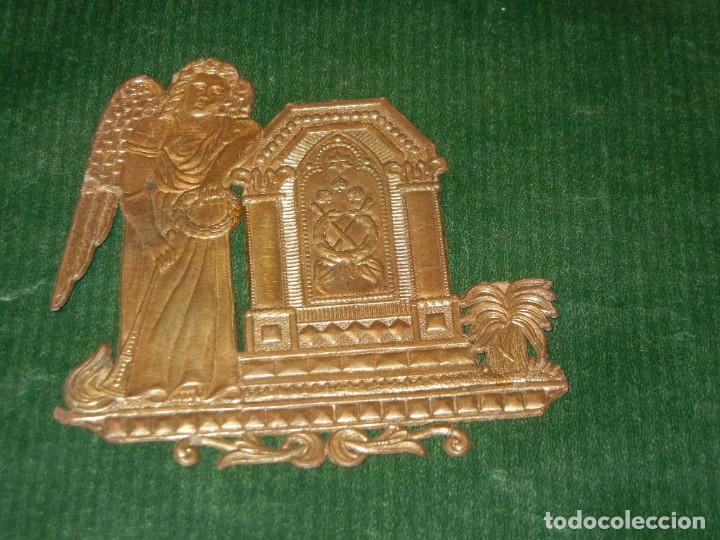 Coleccionismo: FIGURA CARTON TROQUELADO CON IMPRESION Y DORADO- ANGEL TROMPETA FLAMIGERA Y CORONA, SAGRARIO O TUMBA