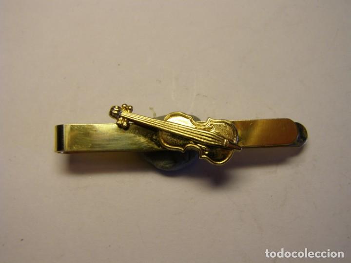 Coleccionismo: Pisacorbatas o pasacorbatas n&ordm; 35. Violin.