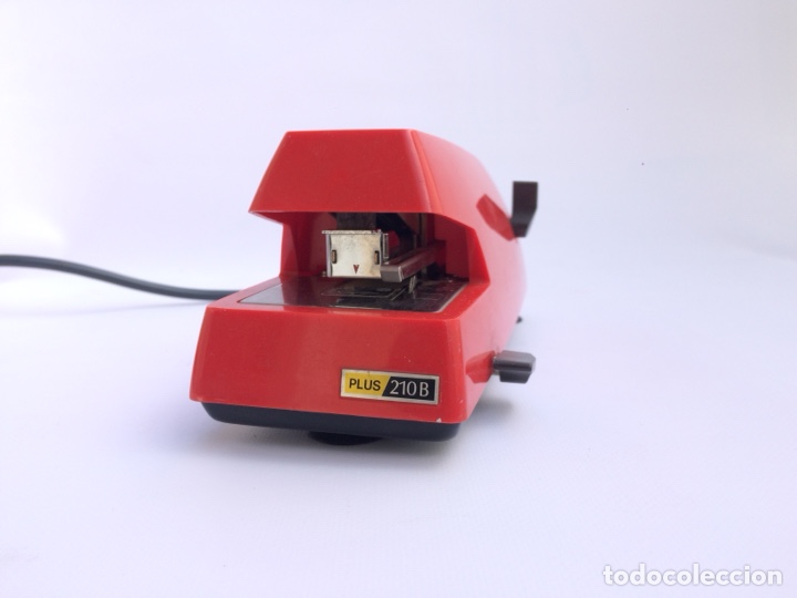 Coleccionismo: Grapadora el&eacute;ctrica PLUS 210B - Foto 2