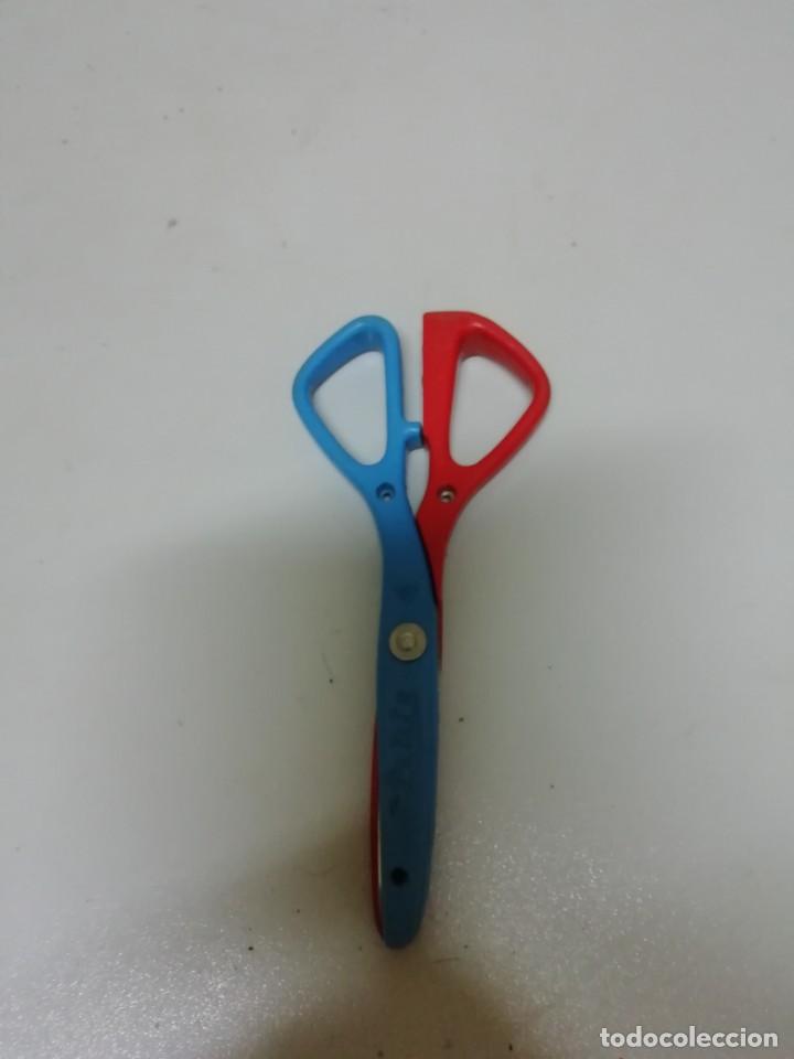 Coleccionismo: Tejeras con sacapuntas Petite - Foto 1