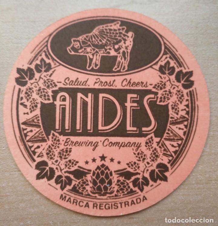 Coleccionismo: Coleccionismo - Posavasos La cerveza del cerdo volador ANDES - Quito Ecuador