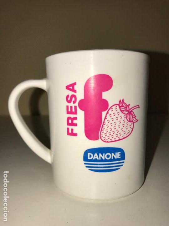 Coleccionismo: Taza danone de fresa