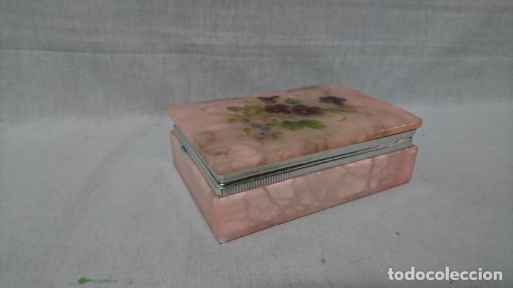 Coleccionismo: JOYERO DE M&Aacute;RMOL ROSA DECORADO