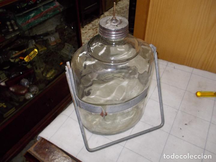 Coleccionismo: botella para rellenar mecheros - Foto 1