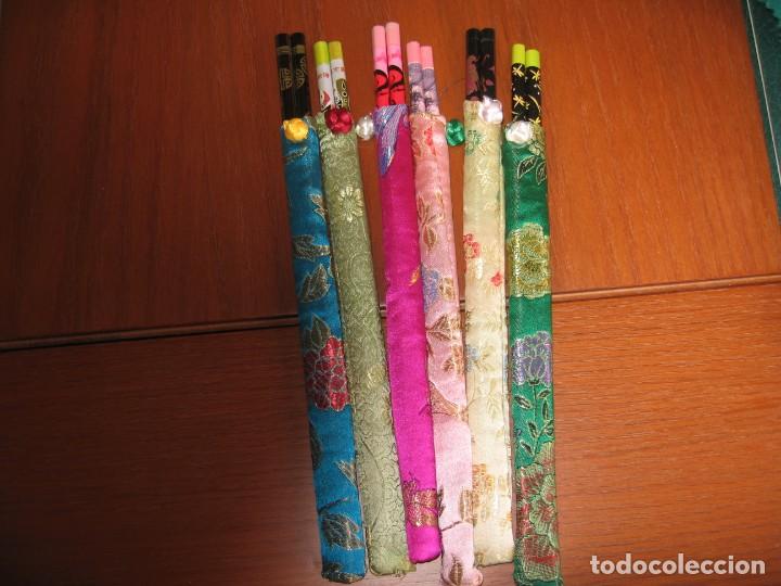 Coleccionismo: CINCO JUEGOS DE PALILLOS CHINOS ORIGINALES