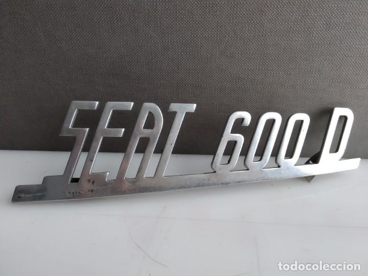 Coleccionismo: ANTIGUA INSIGNIA DE SEAT 600 D ORIGINAL AL 100 %
