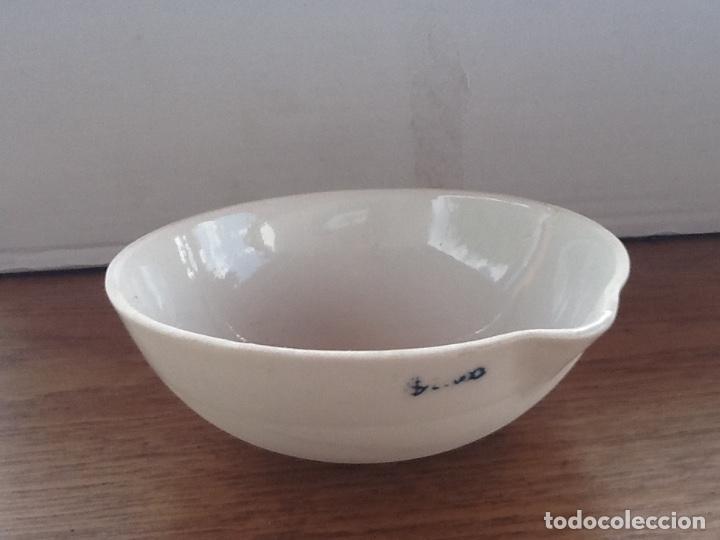 Coleccionismo: C&Aacute;PSULA DE PORCELANA, LABORATORIO DE QU&Iacute;MICA. DI&Aacute;METRO 11,5CM. A&Ntilde;OS 70.