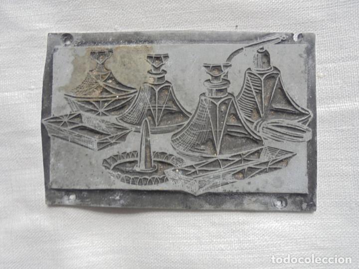 Colecionismo: Placa met&aacute;lica para imprenta.  Tema frascos tocador