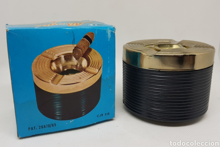 Collecting: Cenicero magico - car42