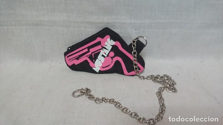 Coleccionismo: CARTERA MONEDERO CON CADENA PARA PANTAL&Oacute;N MUSTANG