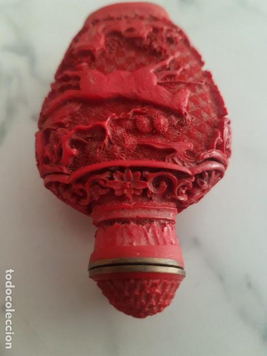 Coleccionismo: Botella para tabaco o perfumes - Foto 3
