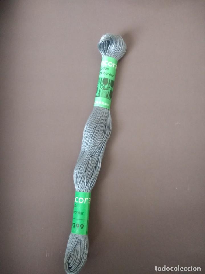 Coleccionismo: ANTIGUA MADEJA HILO PARA BORDAR &laquo;&Aacute;NCORA&raquo; COLOR GRIS N&ordm; 399
