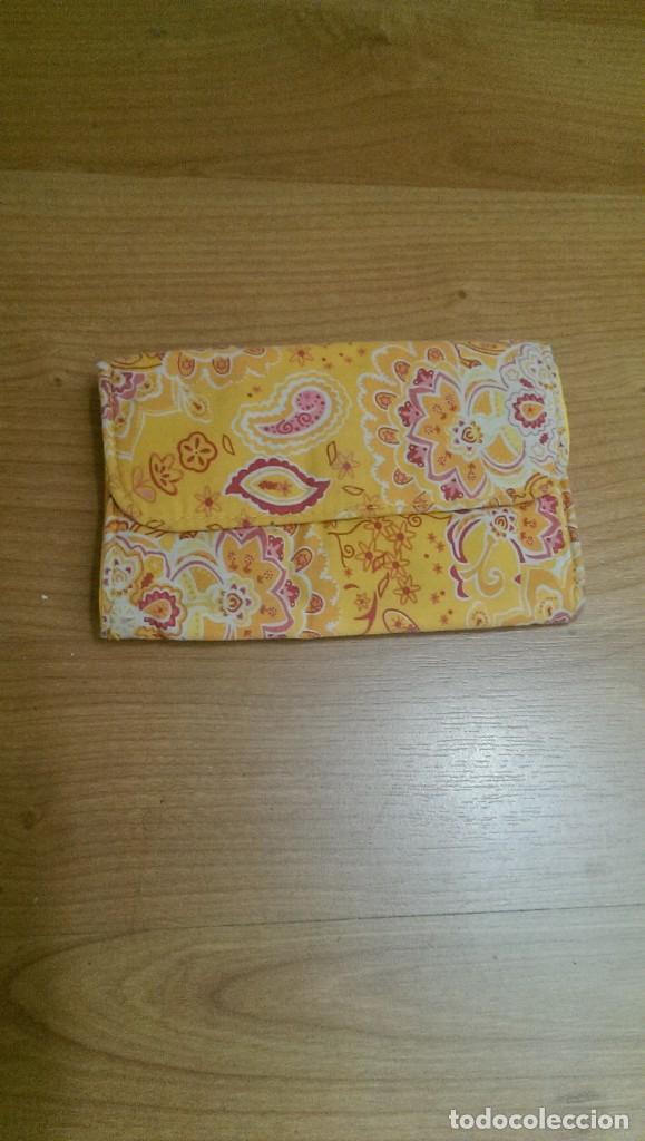 Coleccionismo: CARTERA MONEDERO&laquo;FLORES NARANJA&raquo;
