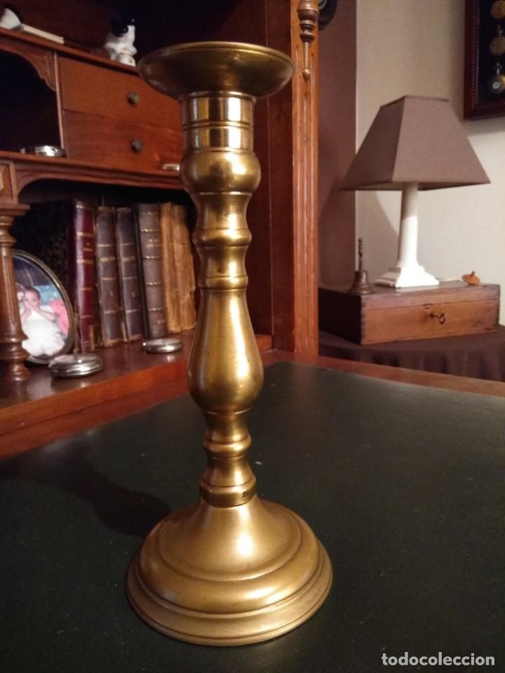 Coleccionismo: Candelero en bronce - Foto 5
