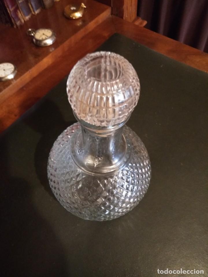 Coleccionismo: Licorera redonda de cristal - Foto 2