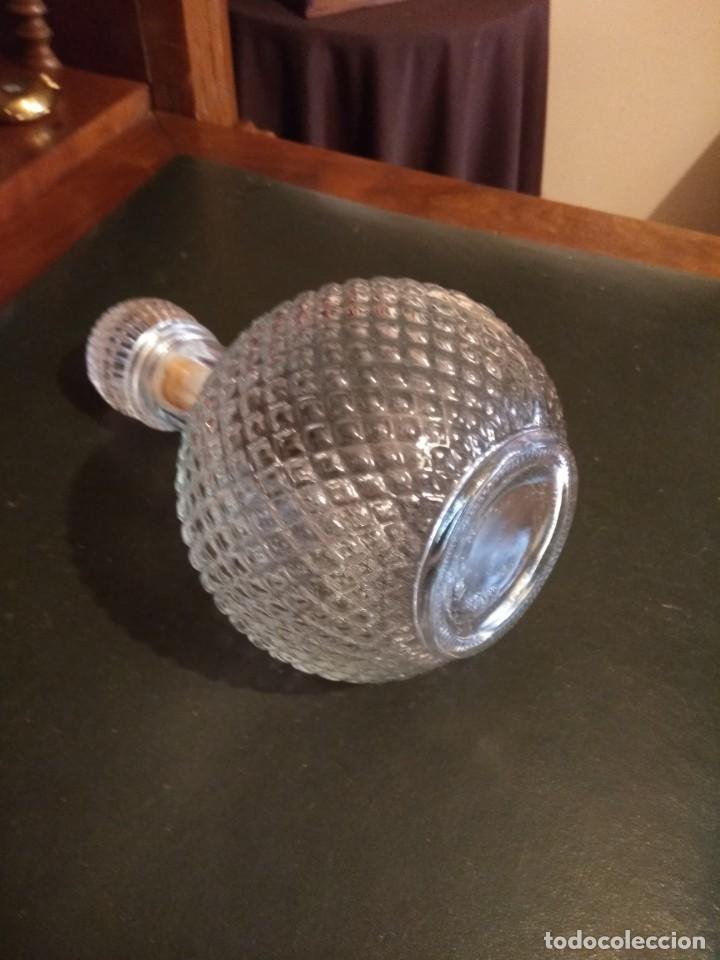 Coleccionismo: Licorera redonda de cristal - Foto 3