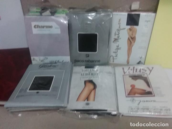 Coleccionismo: 26 medias antiguas de marcas reconocidas