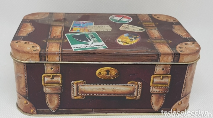 Coleccionismo: Lote limpieza calzado - caja de metal - car156