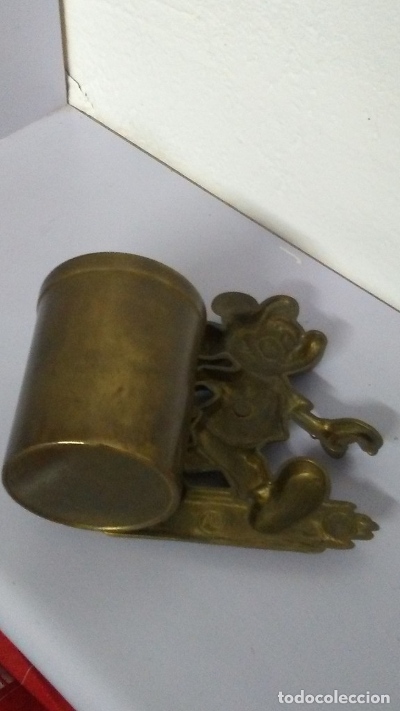 Coleccionismo: PORTAL&Aacute;PICES DE MICKEY MOUSE ANTIGUO DE BRONCE - Foto 4