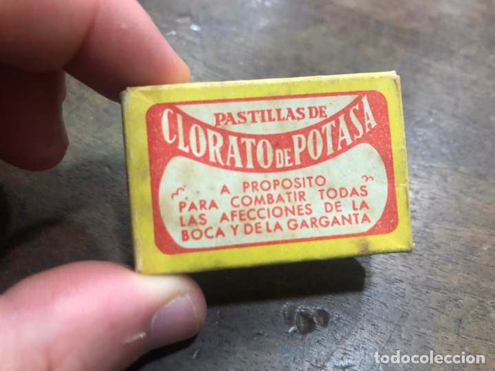 Coleccionismo: CAJA CARTON CLORATO DE POTASA - MEDIDA 5X3X1,5 CM
